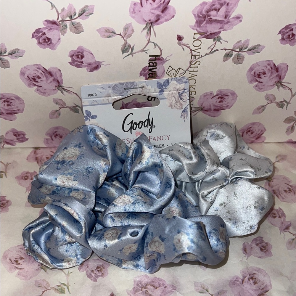 LOVESHACKFANCY GOODY X 🩵🎀🤍🌼🩵🤍🎀SET OF 3 SCRUNCHIES
